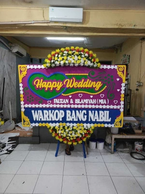 Papan Bunga di Jarum Bayat